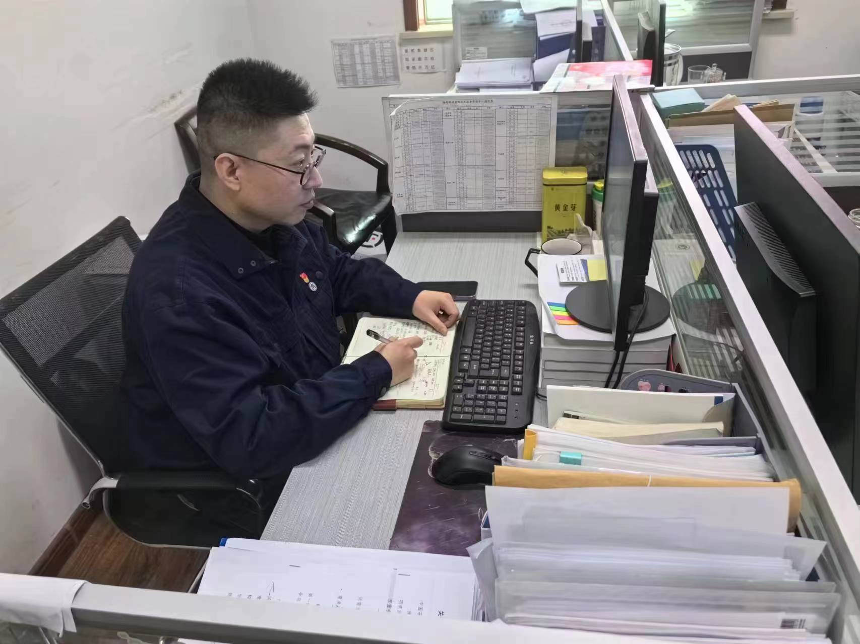 1708564135482569iHFG.jpg 監(jiān)測(cè)公司先進(jìn)個(gè)人—市場(chǎng)部職員王琦.jpg