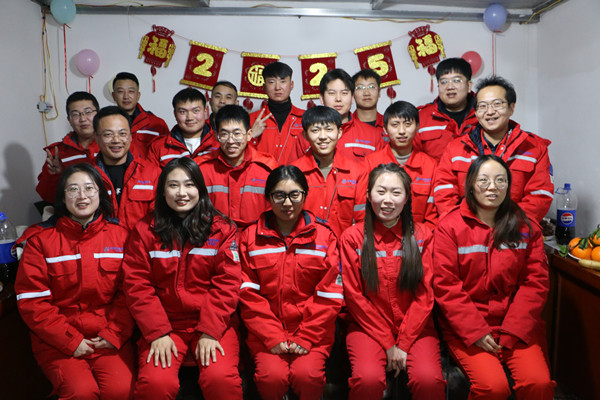 “元”夢(mèng)新程，“旦”啟華章--榆林分公司項(xiàng)目一線同慶元旦照片 (1)_副本.jpg